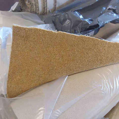 QUALITY BAGGED TUDOR CO-ORDINATES MUSTARD SEED CARPET - APPROXIMATELY 4.8 x 4m