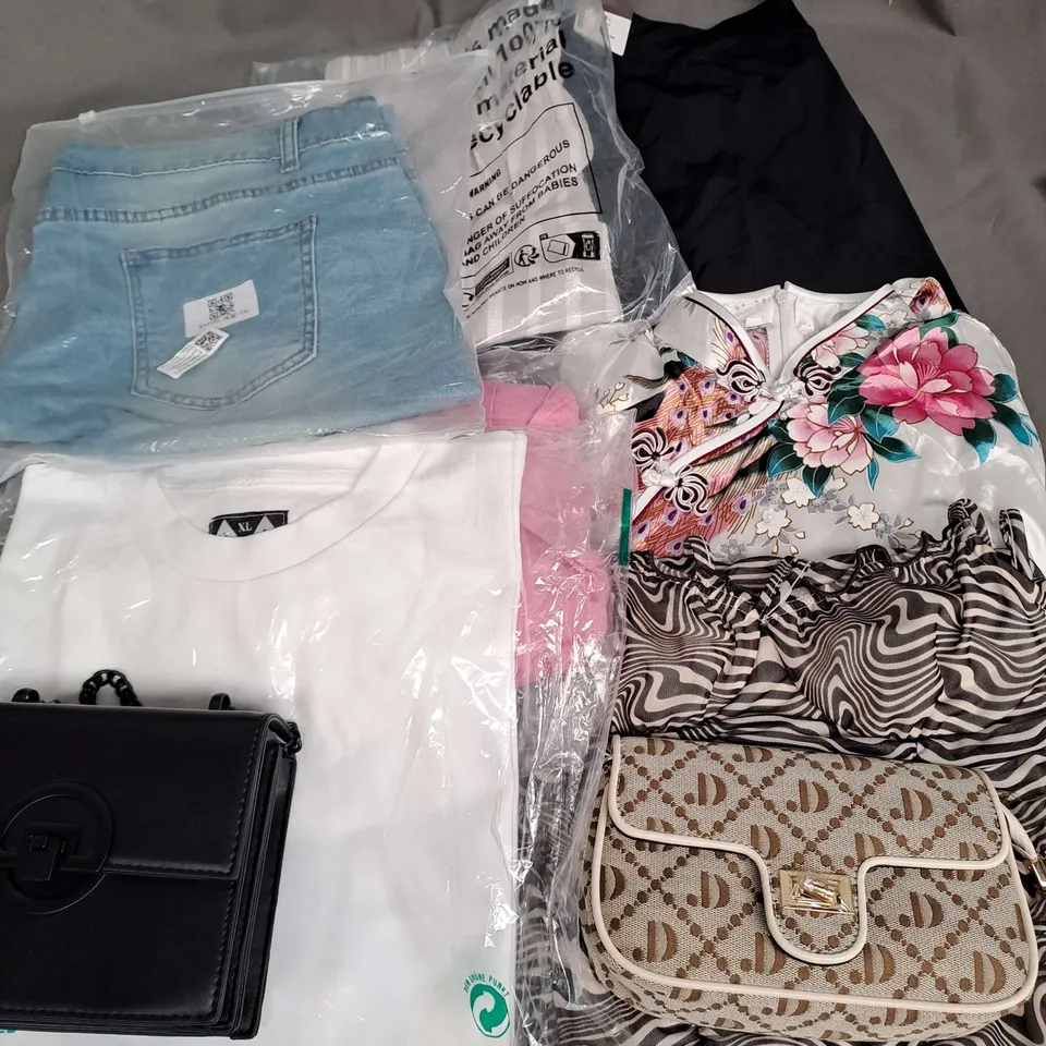 BOX OF APPROXIMATELY 25 ASSORTED CLOTHING ITEMS TO INCLUDE - BAGS, DRESSES, TROUSERS ETC