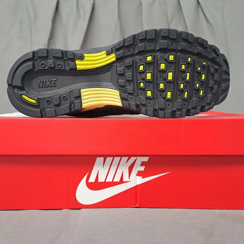 BOXED PAIR OF NIKE P-6000 SHOES IN BLACK/GREY UK SIZE 5