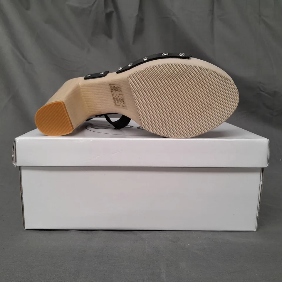 BOXED PAIR OF SPOT ON OPEN TOE HIGH BLOCK HEEL SANDALS IN BLACK SIZE 7