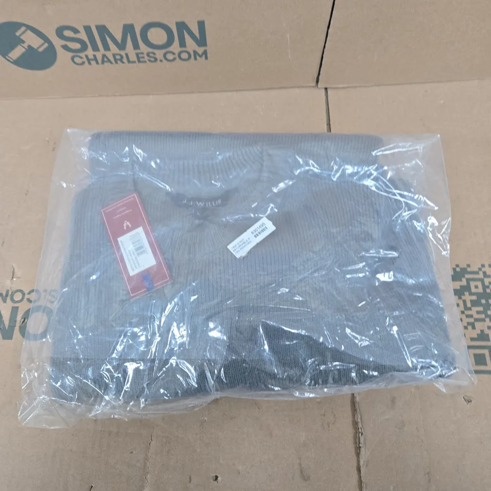 J.J. WILLIS MEN'S CHARCOAL GREY CREW NECK KNITWEAR - L