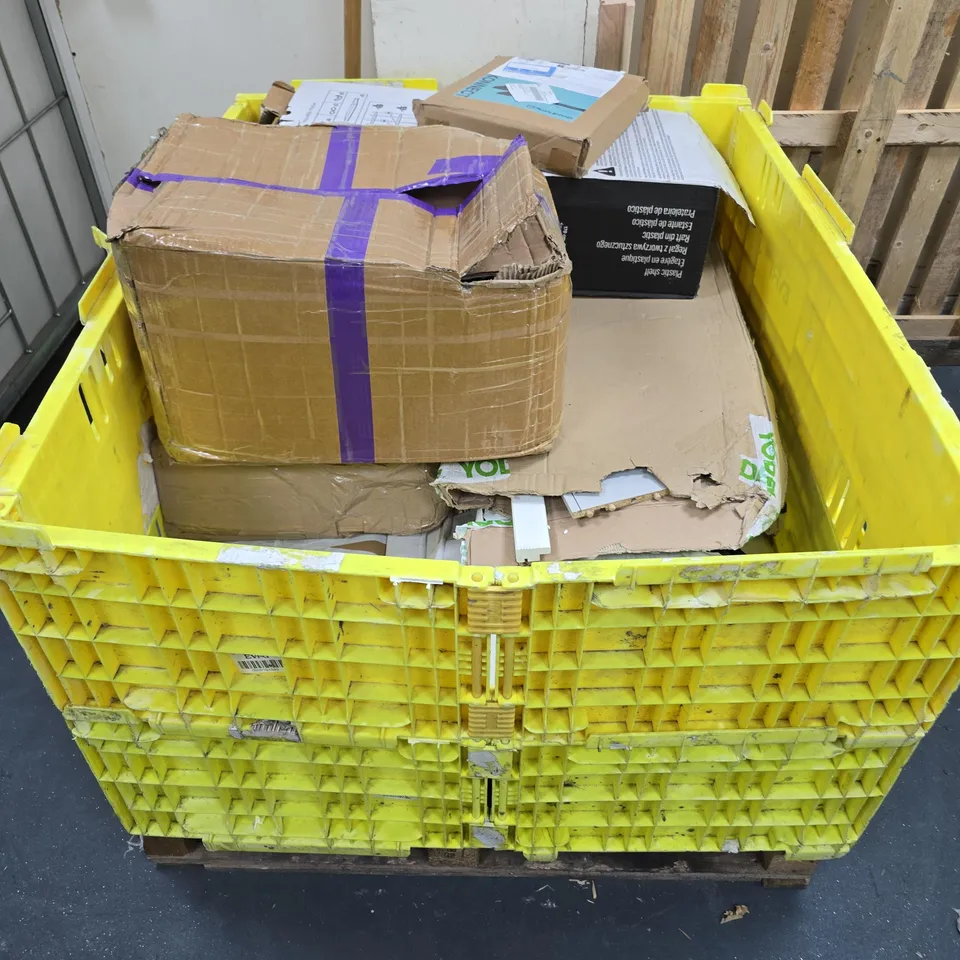 PALLET OF APPROXIMATELY 10 ASSORTED DAMAGED FURNITURE ITEMS TO INCLUDE MAGNETIC STORAGE BOXES, PLASTIC SHELF, DRAWERS, ETC - COLLECTION ONLY