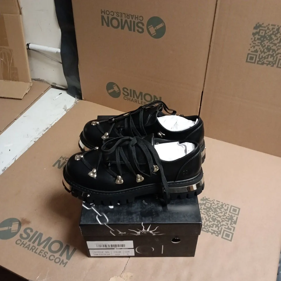 KOI BLACK LEATHER SHOES – HIDDEN IN SOLITUDE – UK 9 (STYLE KA00488-UK9)