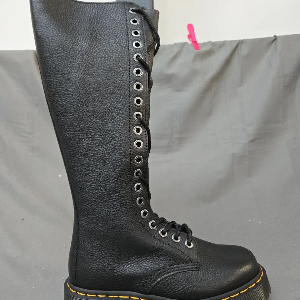 BOXED PAIR OF DR MARTENS 1B60 BEX KNEE-HIGH BOOTS IN BLACK UK SIZE 6