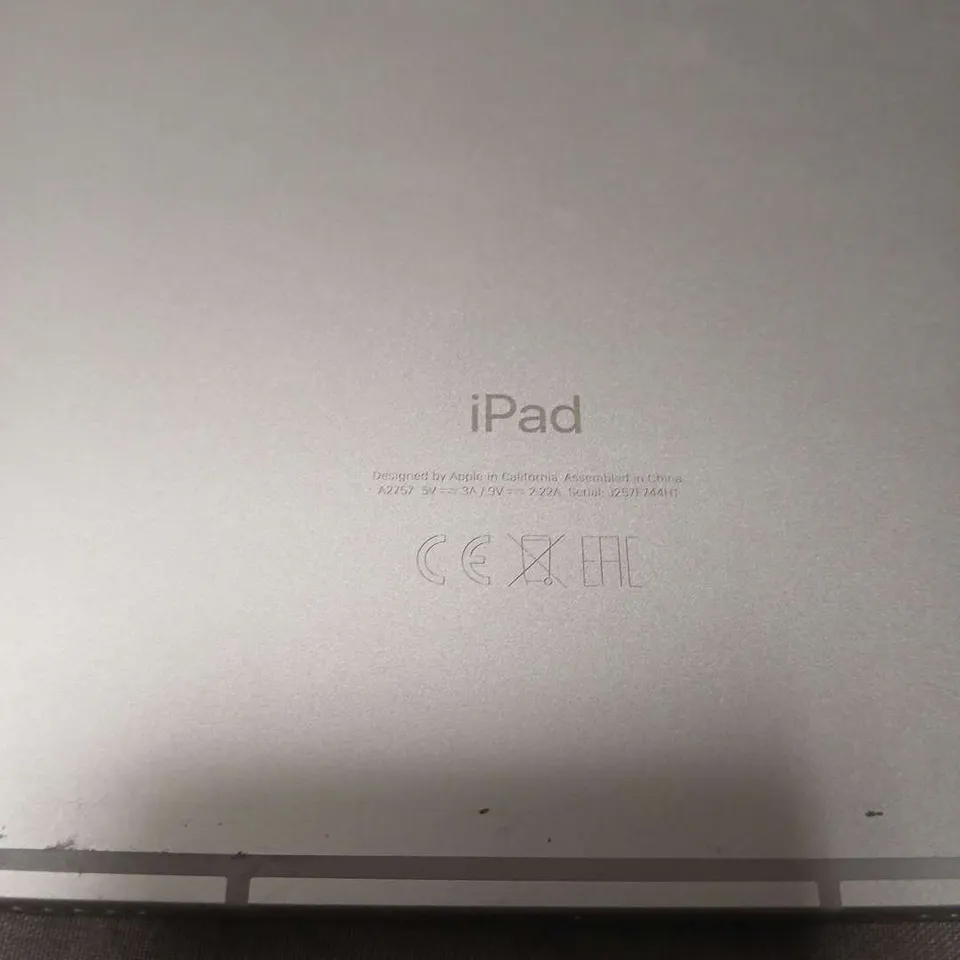 APPLE IPAD 10TH GENERATION TABLET A2757 – SILVER (CRACKED SCREEN)