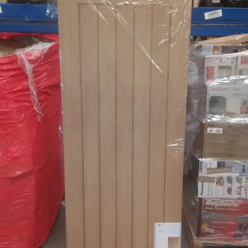 GEOM VERTICAL 3 PANEL OAK VANEER INTERNAL DOOR 1981x762mm