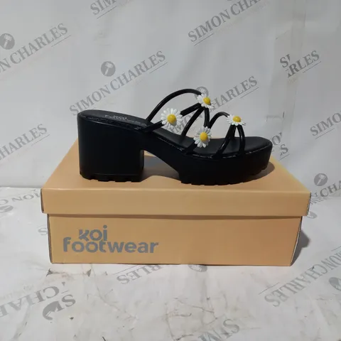 BRAND NEW BOXED PAIR OF KOI VEGAN BLOOMING DAISY OASIS STRAPPY SLIDERS IN BLACK - UK SIZE 3