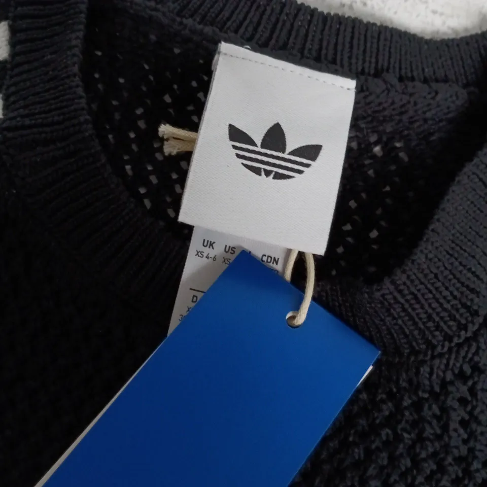 ADIDAS CROCHET TEE IN BLACK - XS 4-6