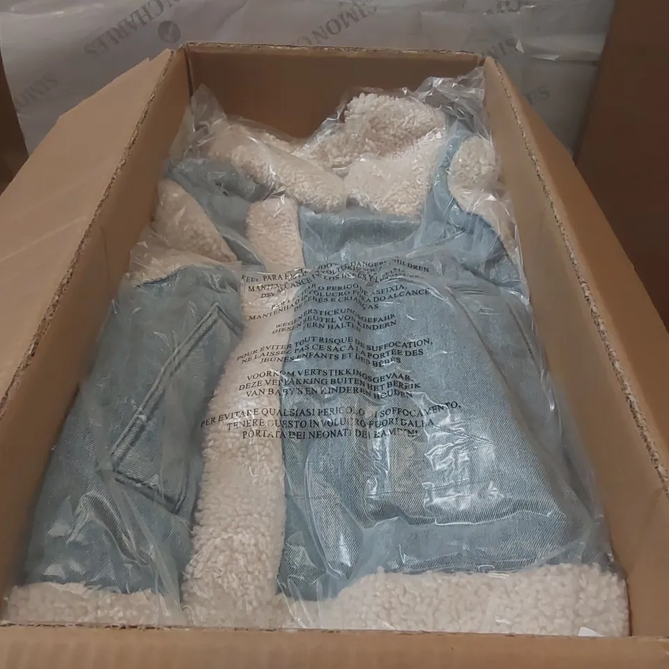 BOX CONTAINING APPROXIMATELY 6x BRAND NEW SIMPLY BE LIGHT WASH DENIM GILET - SIZE 20
