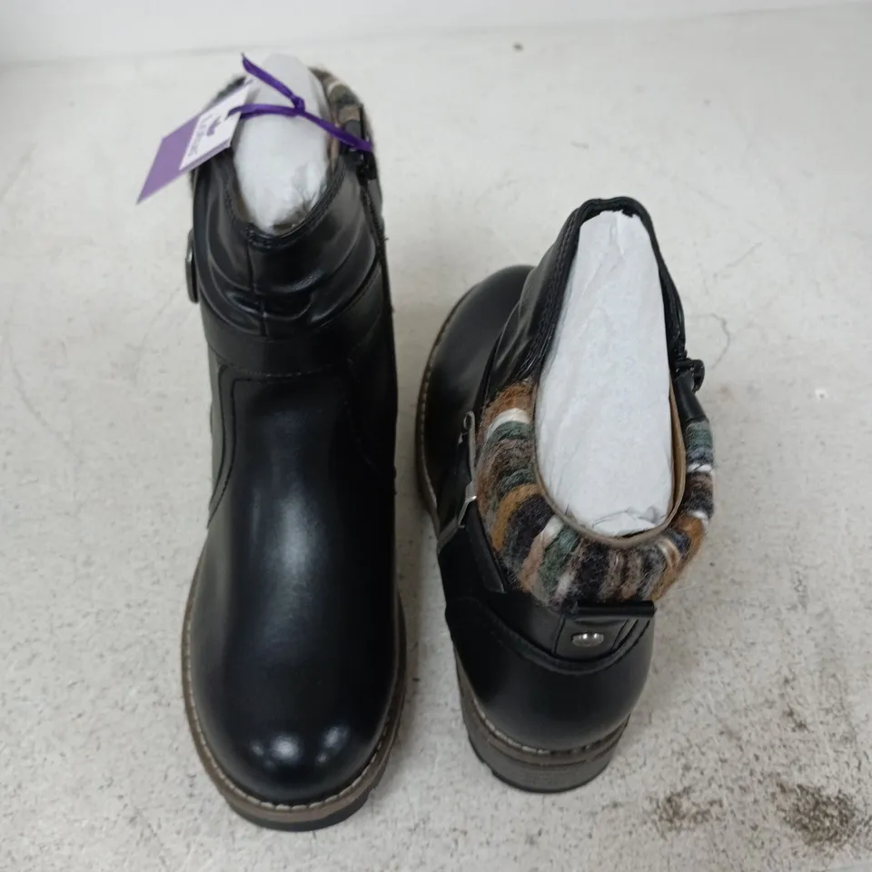 BOXED PAIR OF LOTUS TRIANA BOOTS IN BLACK - EU 38