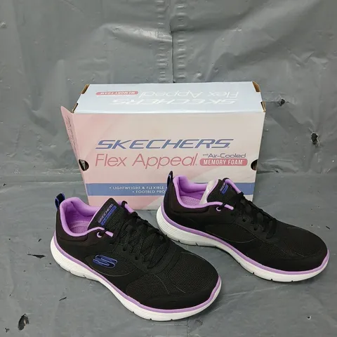 BOXED PAIR OF SKECHERS FLEX APPEAL LACE UP WOMENS TRAINERS UK 7