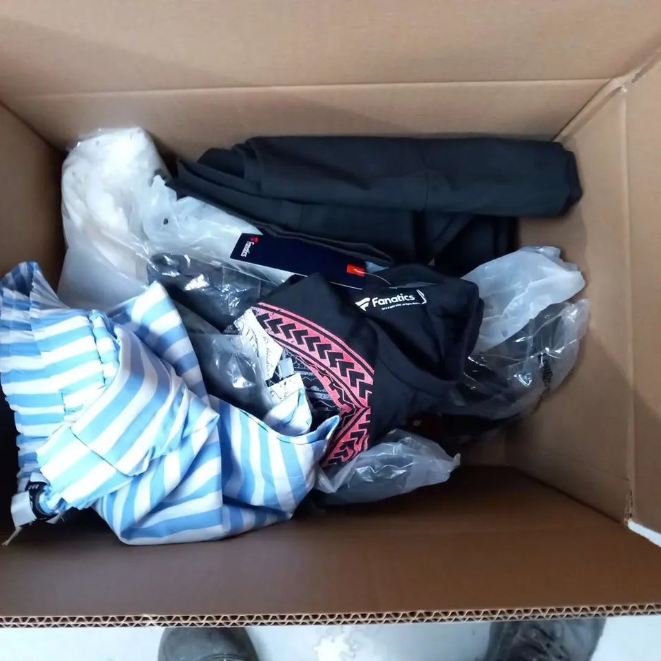 APPROXIMATELY 13 ITEMS OF ASSORTED CLOTHING AND ACCESSORIES TO INCLUDE; LORENZO VERATTI, CLUB AND INTIMATELY