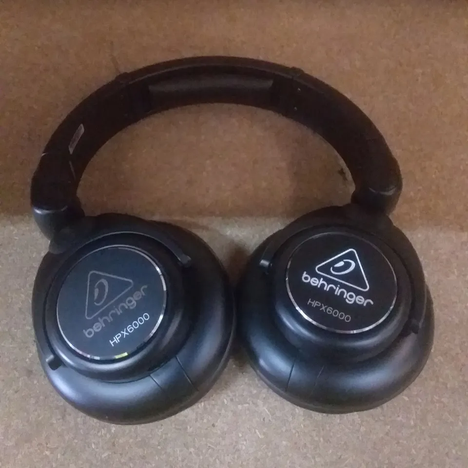 BOXED BEHRINGER HPX6000 BLACK HEADPHONES 