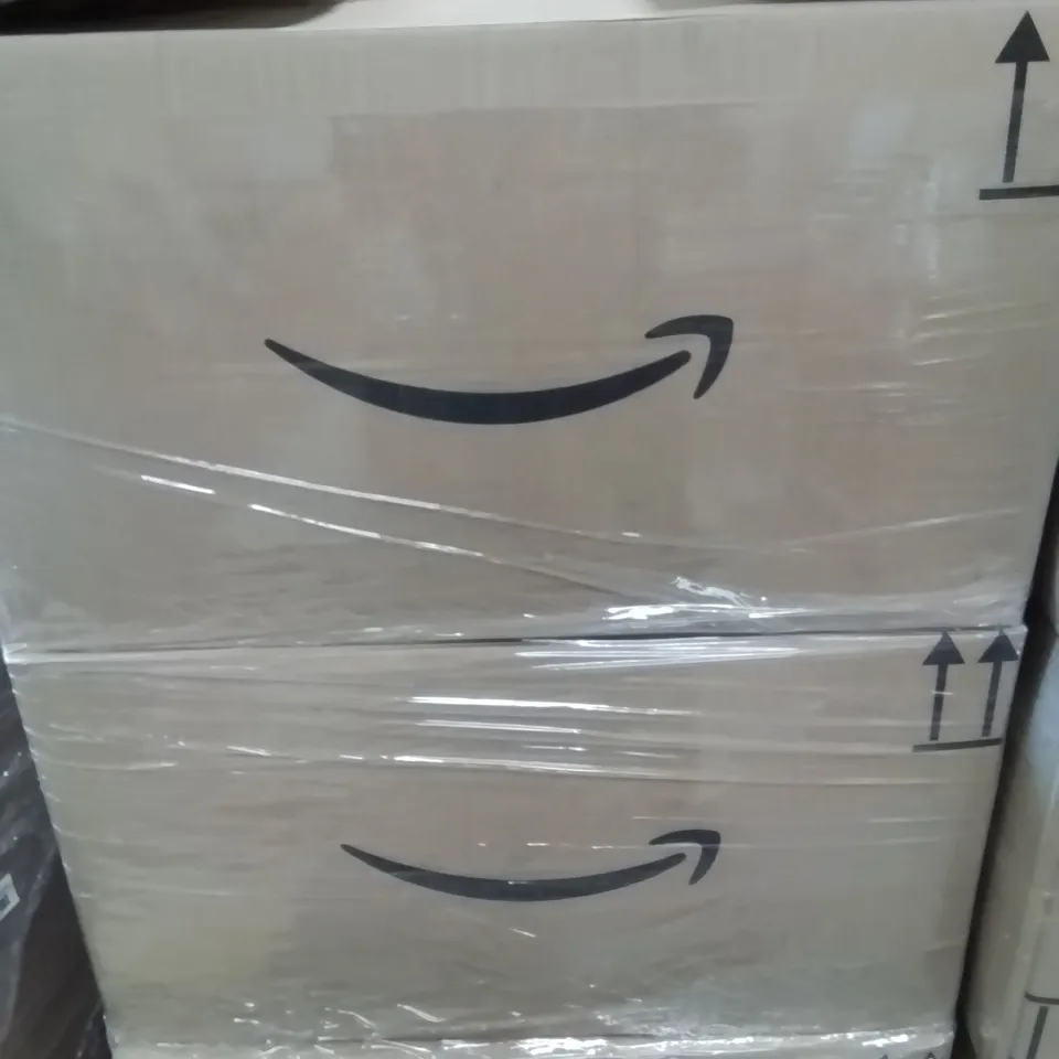 PALLET CONTAINING VERY LARGE AMOUNT OF BRAND NEW PHONE CASES [MODELS AND MAKES VARY]