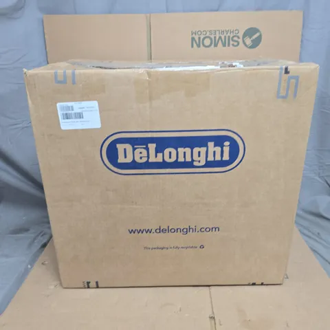 SPIN MOP BUCKET SYSTEM WITH 2 MICROFIBRE HEADS