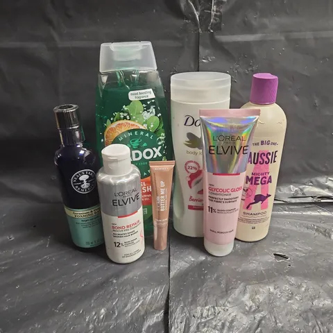 APPROXIMATEY 20 ASSORTED HEALTH AND BEAUTY PRODUCTS TO INCLUDE - AUSSIE SHAMPOO - L'OREAL ELVIVE GLYCOLIC GLOSS CONDITIONER - RADOX SHOWER GEL - ETC