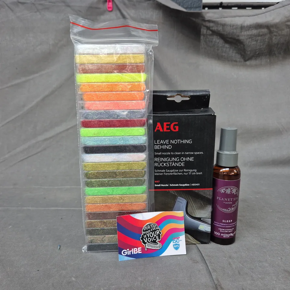 APPROXIMATELY 10 ASSORTED HOUSEHOLD ITEMS TO INCLUDE PILLOW MIST, AEG WX7 SMALL NOZZLE, ETC