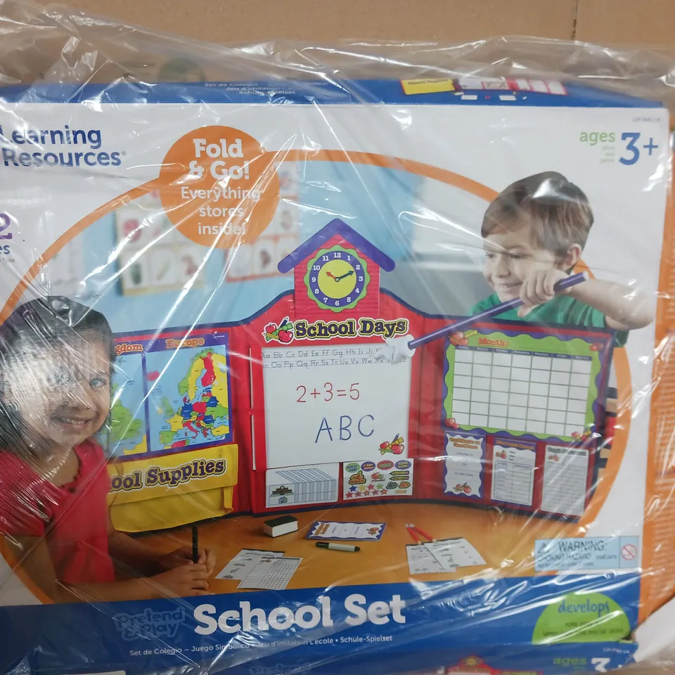 LEARNING RESOURCES PRETEND & PLAY® ORIGINAL SCHOOL SET