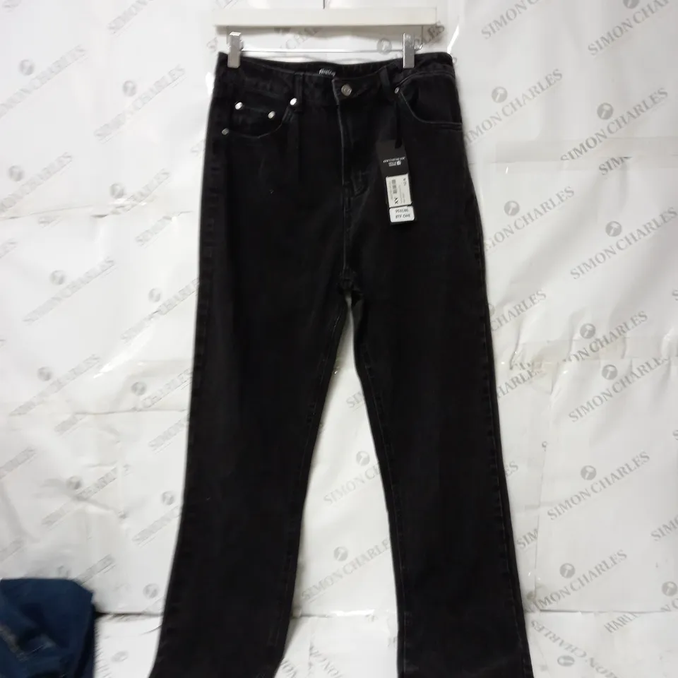 BOX OF ASSORTED JEANS APPROXIMATELY 8 TO INCLUDE COLOURS BLUE, DARK BLUE, BLACK 