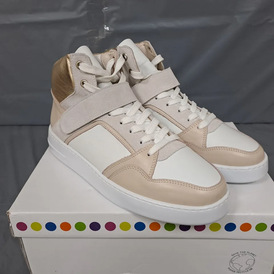 BOXED ADESSO ADALEE TRAINERS IN WHITE/GOLD RUSH COLOUR