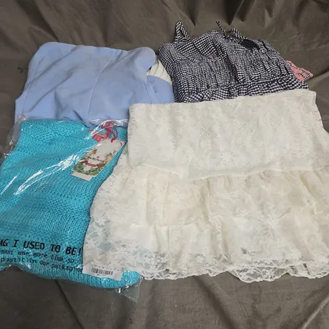 BOX OF APPROXIMATELY 20 ASSORTED CLOTHING ITEMS TO INCLUDE - JUMPER, DRESS, SKIRT, ETC
