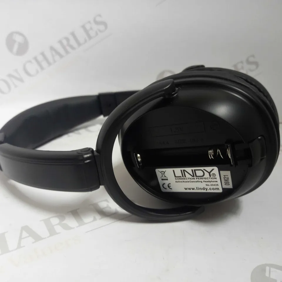 LINDY NC-40 NOISE CANCELLING HEADPHONES