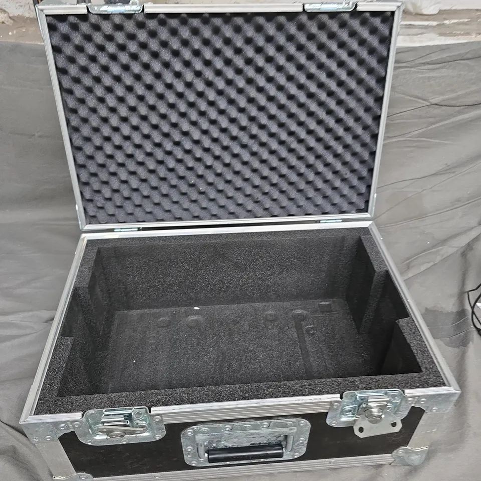 SWAN FLIGHT CASE WITH TWIST LOCKS - 52 X 36 X 25CM