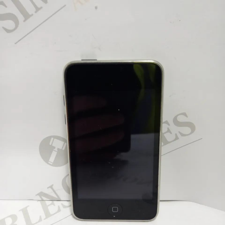 APPLE IPOD TOUCH 2ND GEN