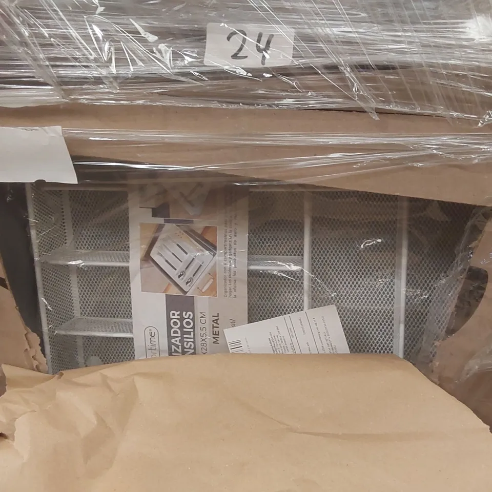 PALLET TO CONTAINING A VERY LARGE QUANTITY OF ASSORTED ITEMS INCLUDING: CHRISTMAS BAUBLES, COLLAPSIBLE HOUSEHOLD BUCKET, SHAPE SORTER BUS, PICNIC DINING SET ECT