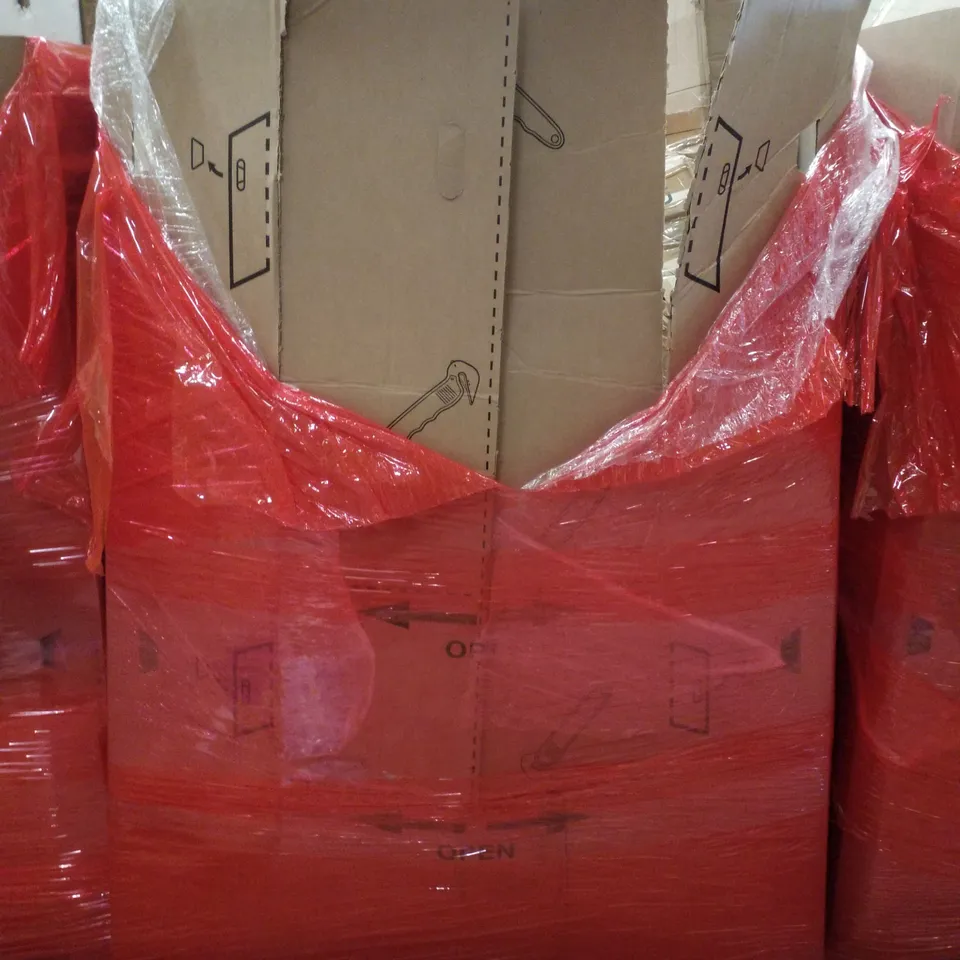 PALLET CONTAINING ASSORTED PRODUCTS INCLUDING TELESCOPIC LADDER, POP UP TENT, DOG DOOR & CHAIR MAT FOR CARPET