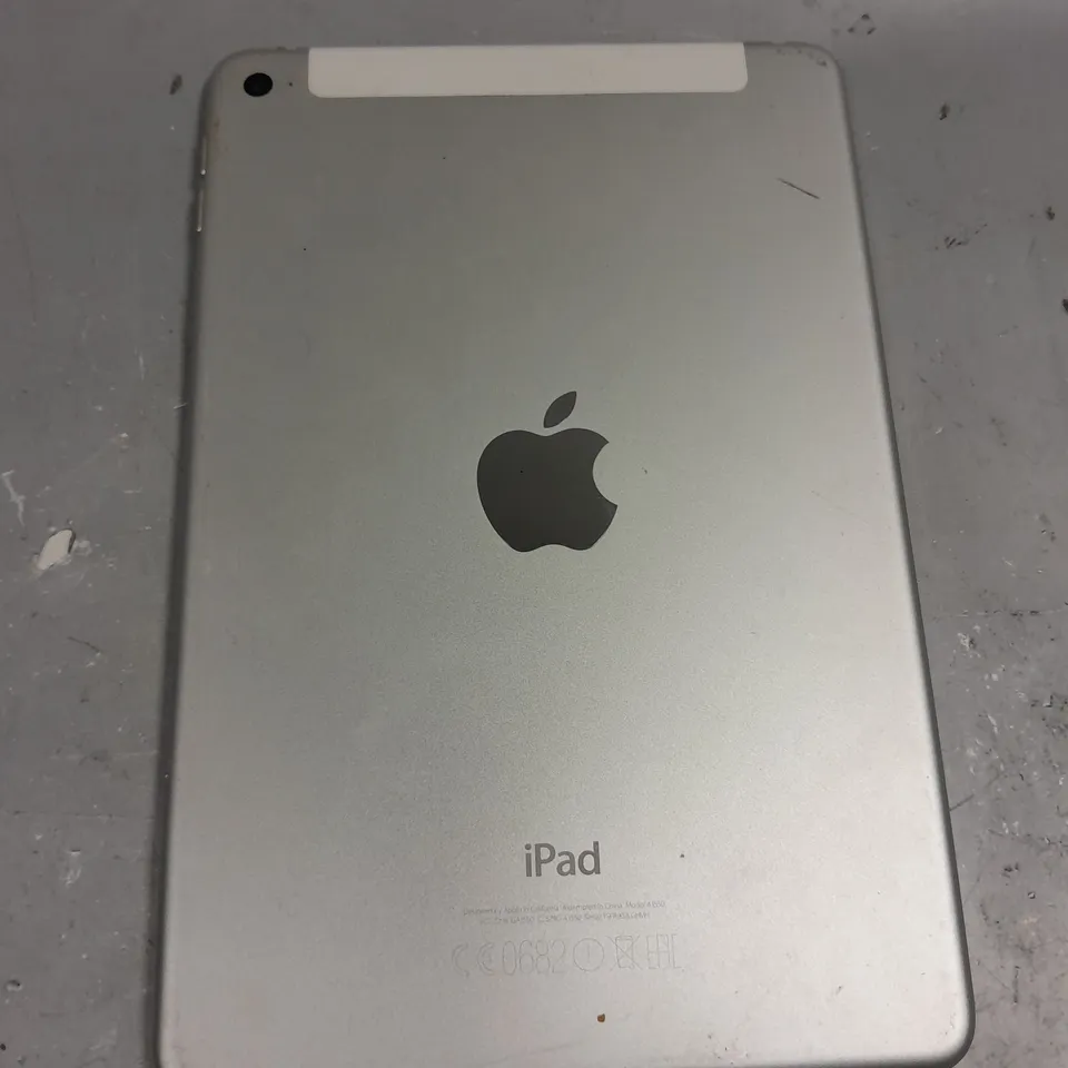 APPLE IPAD MINI 4 TABLET