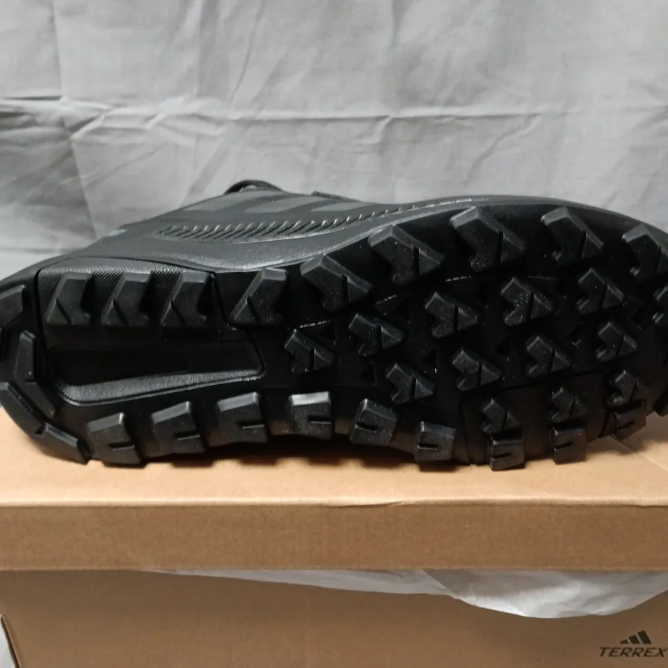 BOXED PAIR OF ADIDAS TERREX ANYLANDER RAIN READY TRAINERS IN BLACK - UK 8.5