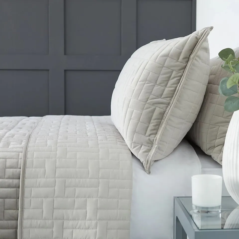 K BY KELLY HOPPEN VELVET REVERSIBLE FILLED BEDSPREAD AND SET OF 2 SHAMS IN TAUPE