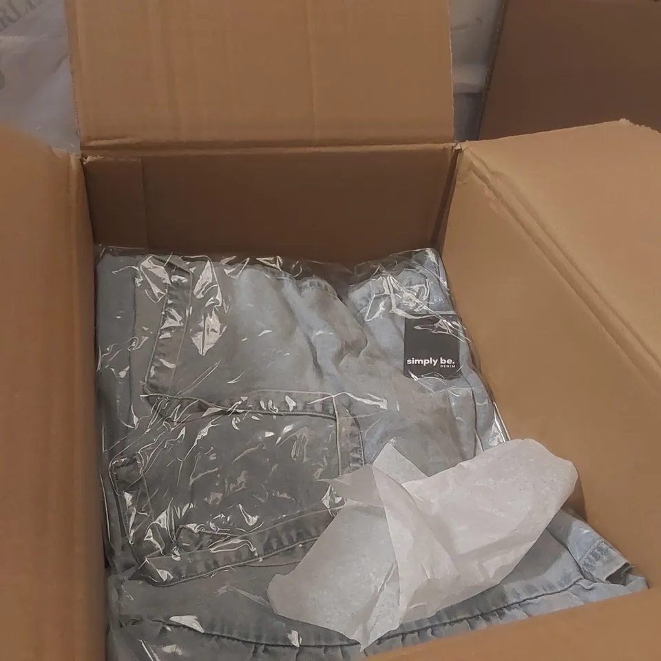 BOX CONTAINING APPROXIMATELY 11x BRAND NEW SIMPLY BE LIGHT WASH MAXI TENCEL DRESSES - SIZE 26