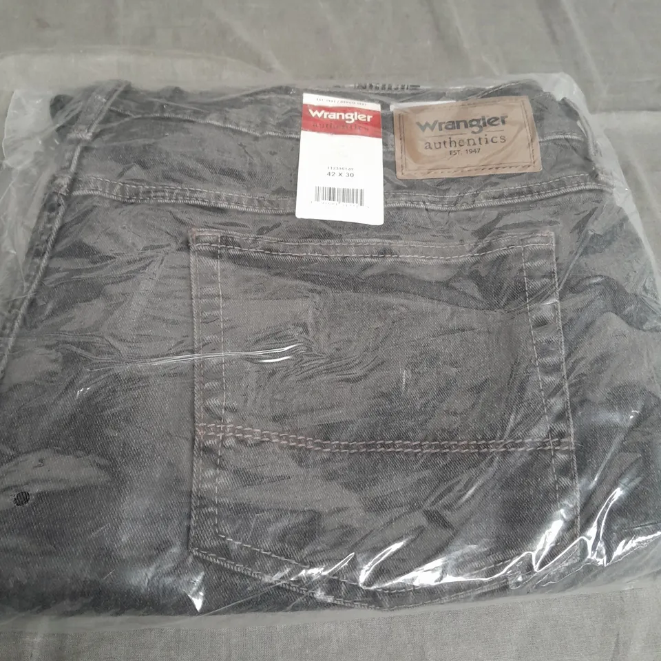 WRANGLER BLACK DENIM JEANS SIZE 42/30 