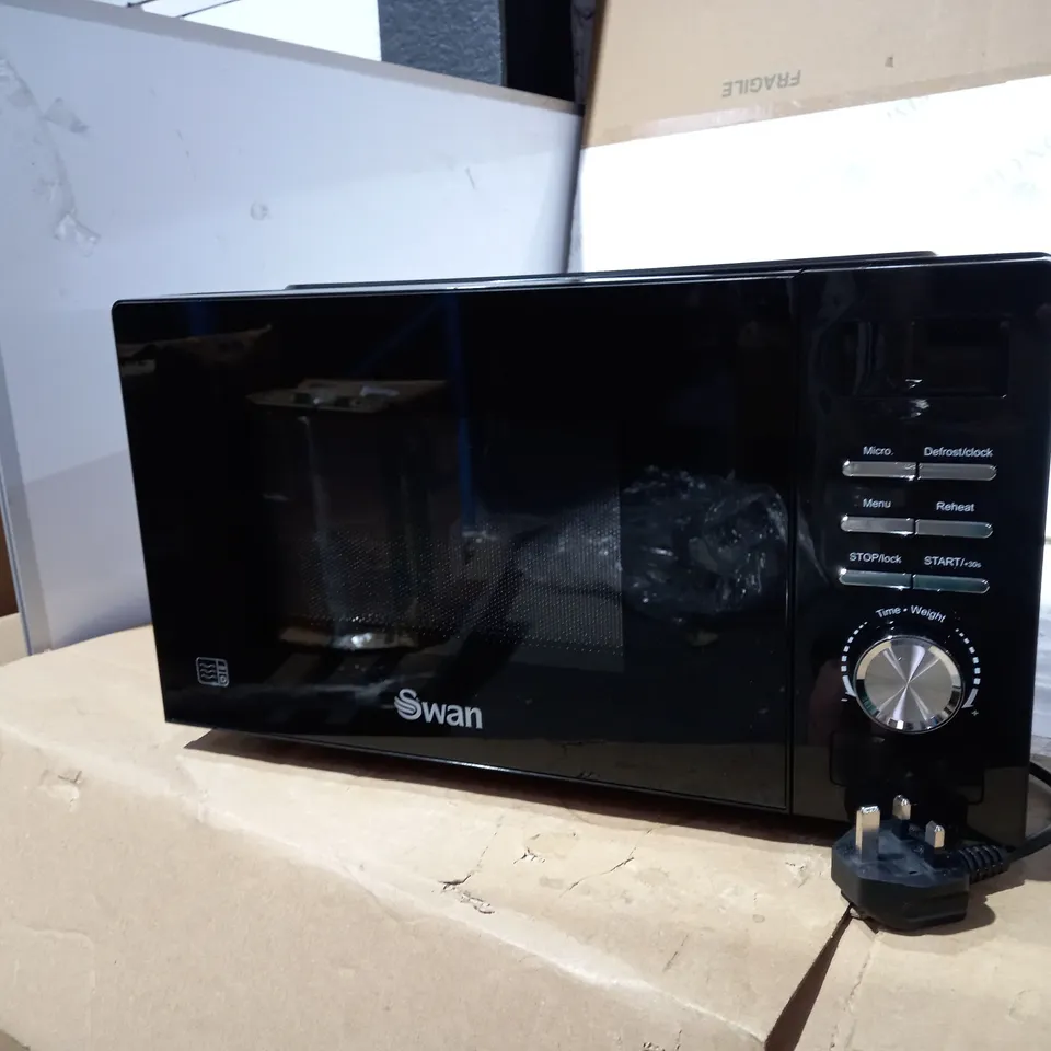 SWAN 700W MANUAL MICROWAVE - BLACK RRP £64