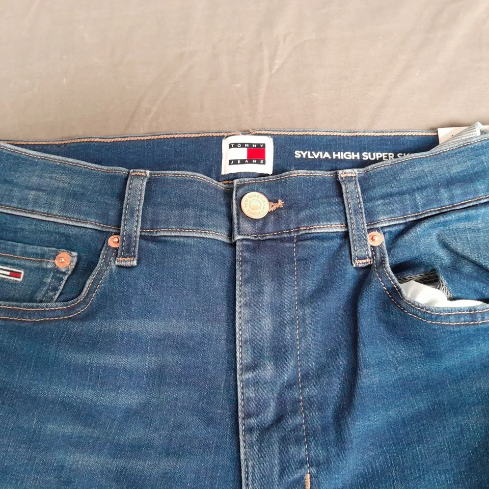 TOMY JEANS SYVIA HIGH SUPER SKINNY JEANS - W32 L30
