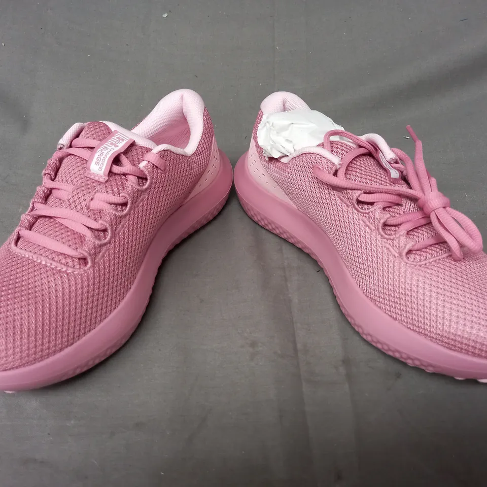 BOXED PAIR OF UNDER ARMOUR CHARGED SURGE 4 SHOES IN PINK UK SIZE 5