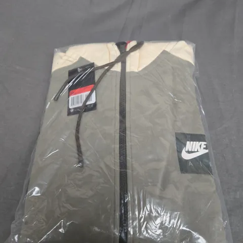 BAGGED NIKE FULL ZIPPED JACKET SIZE L