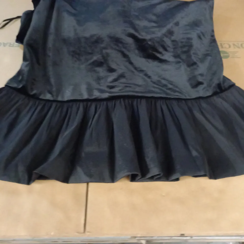 COAST TAFFETA HEM BODYCON VELVET DRESS IN BLACK - 16