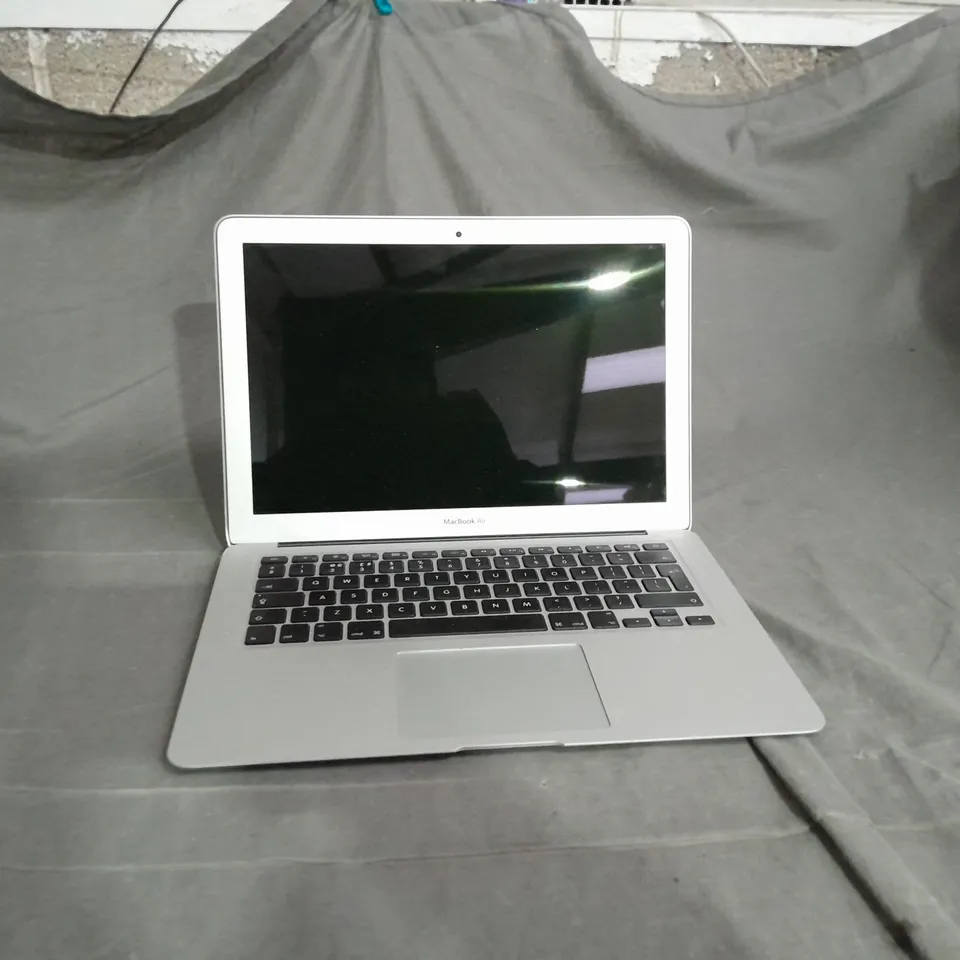 APLE MACBOOK AIR LAPTOP A1466 