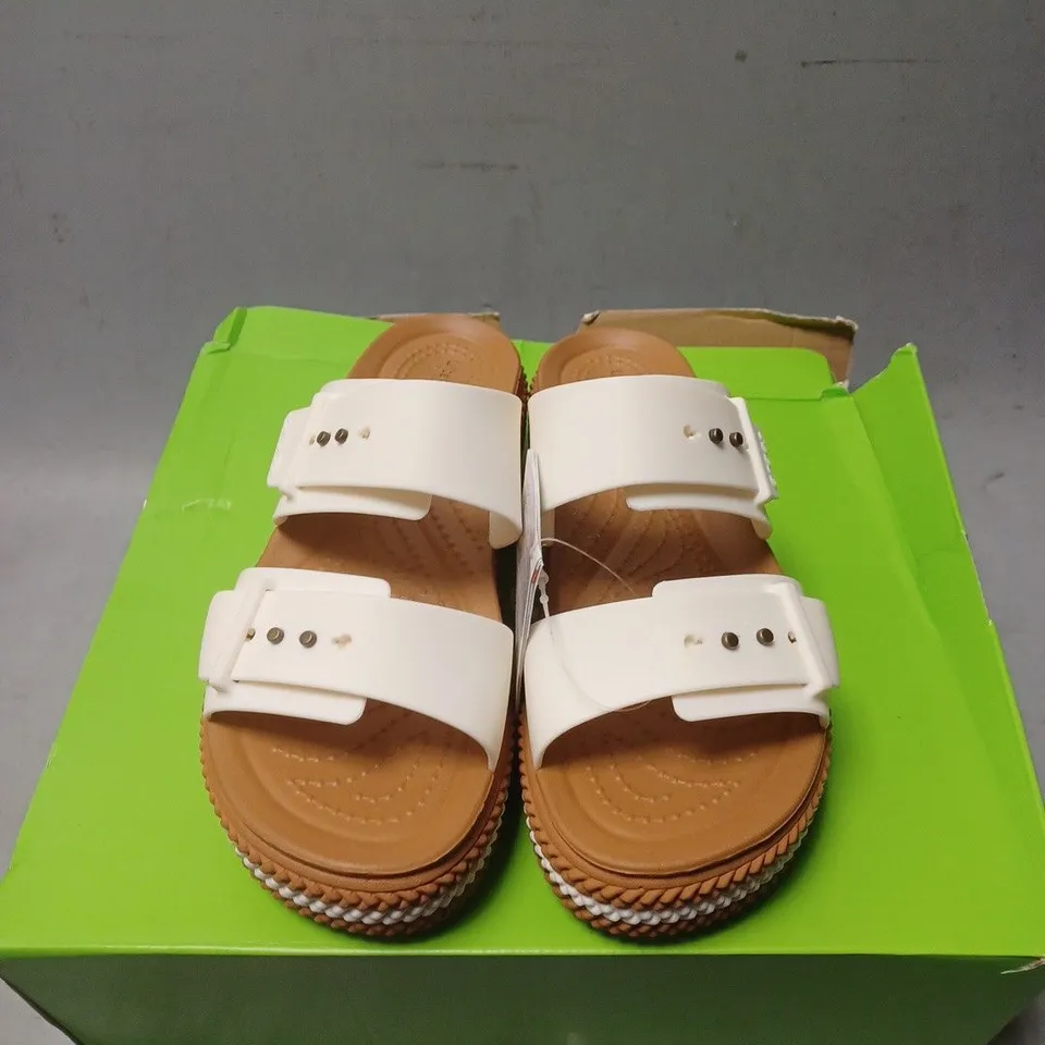 BOXED PAIR OF CROCS BROOKLYN WOVEN BUCKLE SANDALS - UK SIZE 4