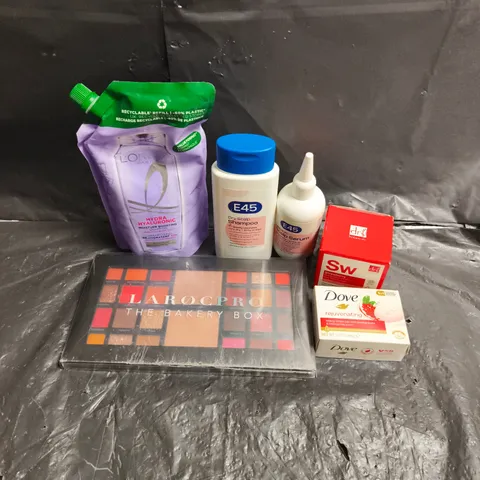 APPROXIMATEY 20 ASSORTED HEALTH AND BEAUTY PRODUCTS TO INCLUDE - E45 SCALP SHAMPOO - LAROCPRO BAKERY BOX PALETTE - DOVE BAR - ETC