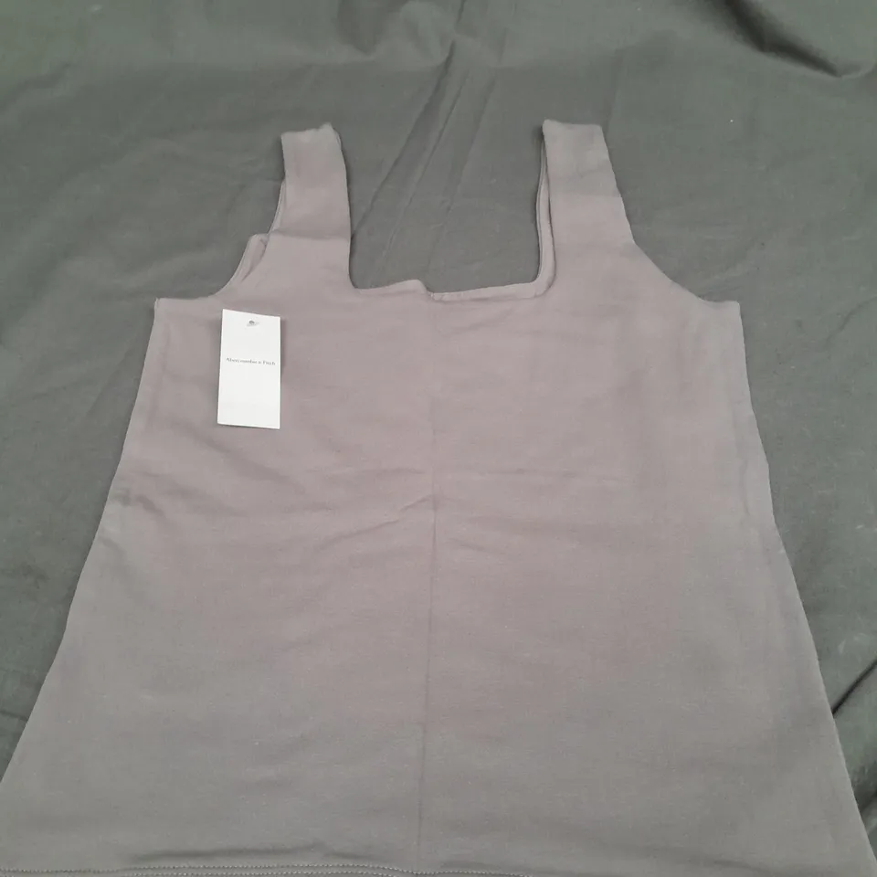 ABERCROMBIE & FITCH LIGHT BROWN CROPPED TANK TOP - MEDIUM