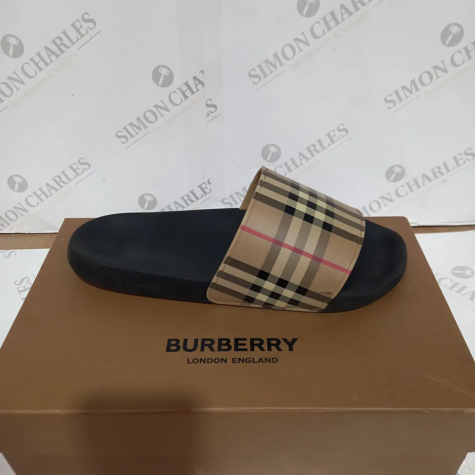 BOXED PAIR OF BURBERRY POOL SLIDE'S - ARCHIVE BEIGE, SIZE 10