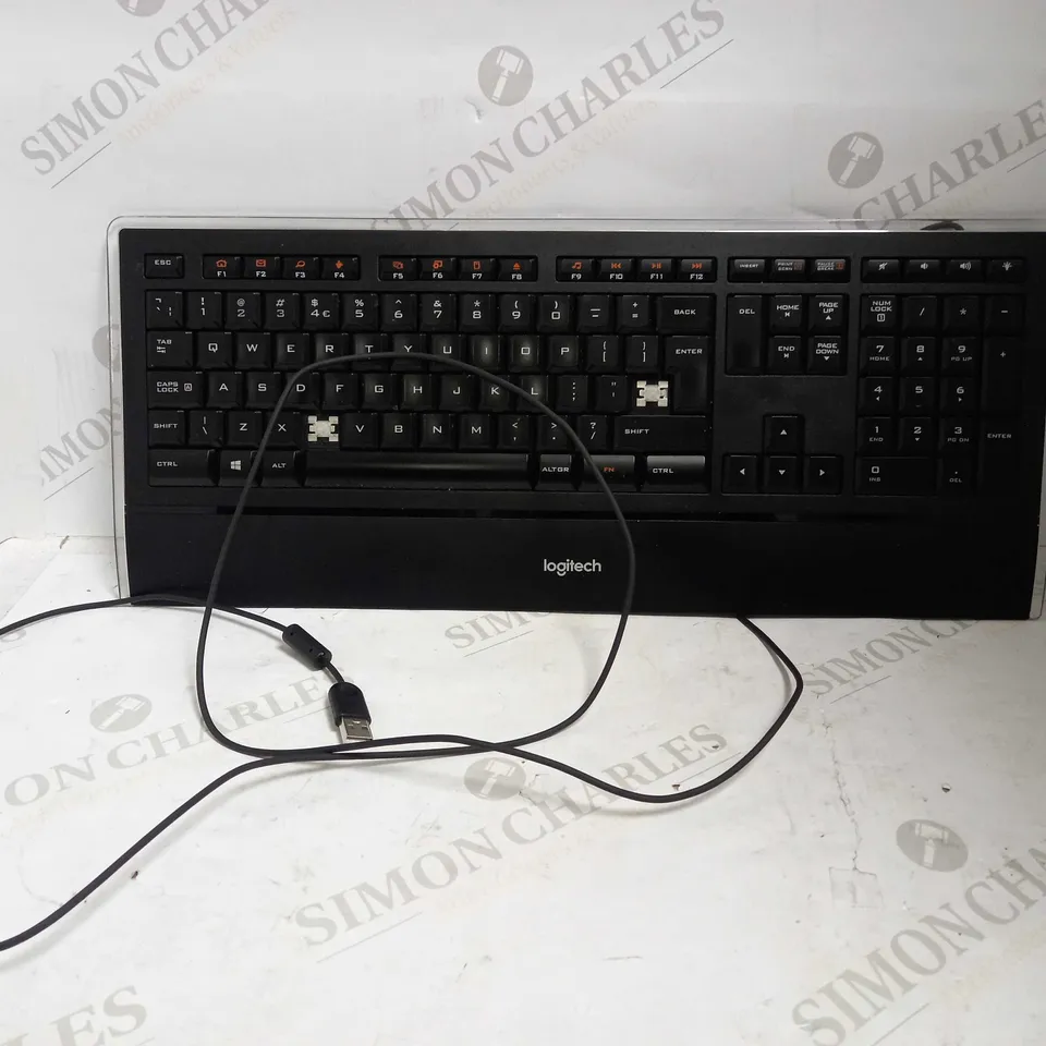 LOGITECH K740 ILLUMINATED KEYBOARD