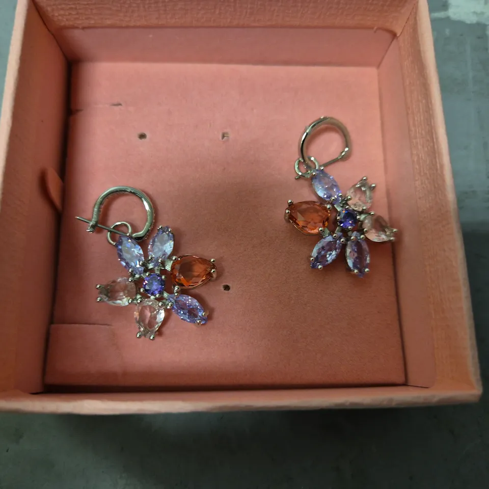 BOXED SWAROVSKI GEMA FLOWER DROP EARRINGS 