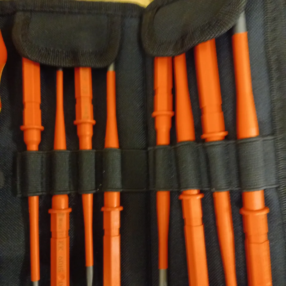WERA KRAFTFORM KOMAPKT VDE ADJUSTABLE TORQUE INTERCHANGEABLE BLADE SCREWDRIVER SET