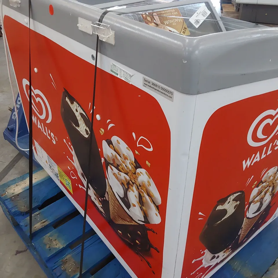 MEDIUM WALL'S ICE CREAM CHEST FREEZER