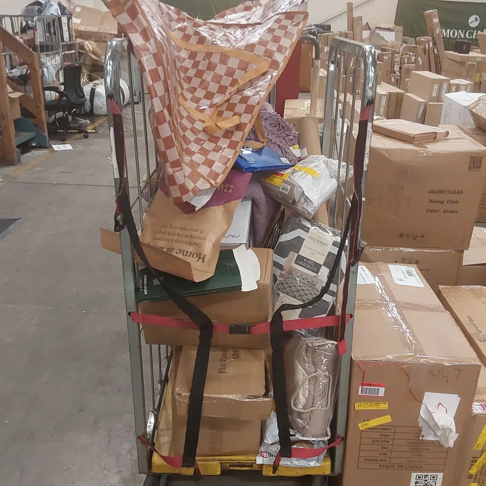 CAGE CONTAINING A LARGE QUANTITY OF ASSORTED ITEMS INCLUDING CURTAINS, DUVET SETS, LIGHTS ECT - CAGE NOT INCLUDED